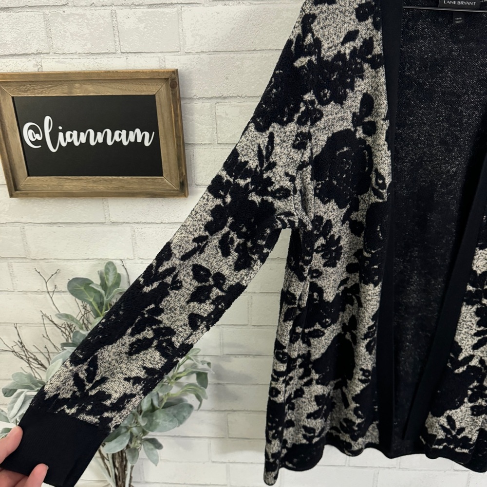 LANE BRYANT Thick Flowered Open Cardigan - Picture 4 of 9
